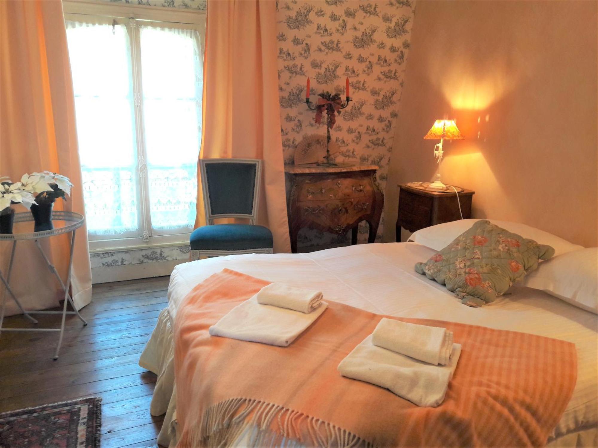 Appartement dans belle demeure ancienne B&B centre de Bayeux vue cathédrale proche plages du débarquement Extérieur photo